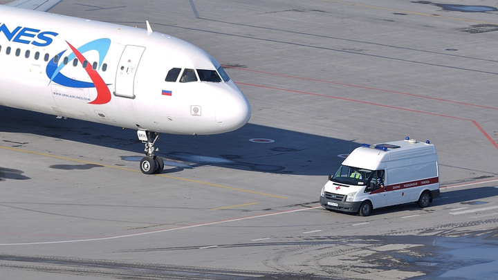«Уральские авиалинии» экстренно посадили самолет в Оренбурге, чтобы спасти 13-летнюю девочку