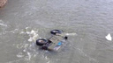 В Самарской области «Патриот» искупался в реке: машина съехала в воду без ручника