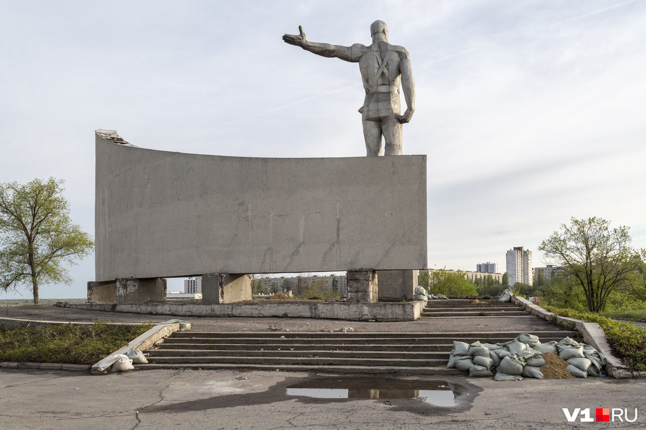 Это первый памятник в СССР обычным людям