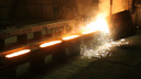 «Полыхнул газопровод»: на челябинском заводе пять часов тушили пожар в цехе