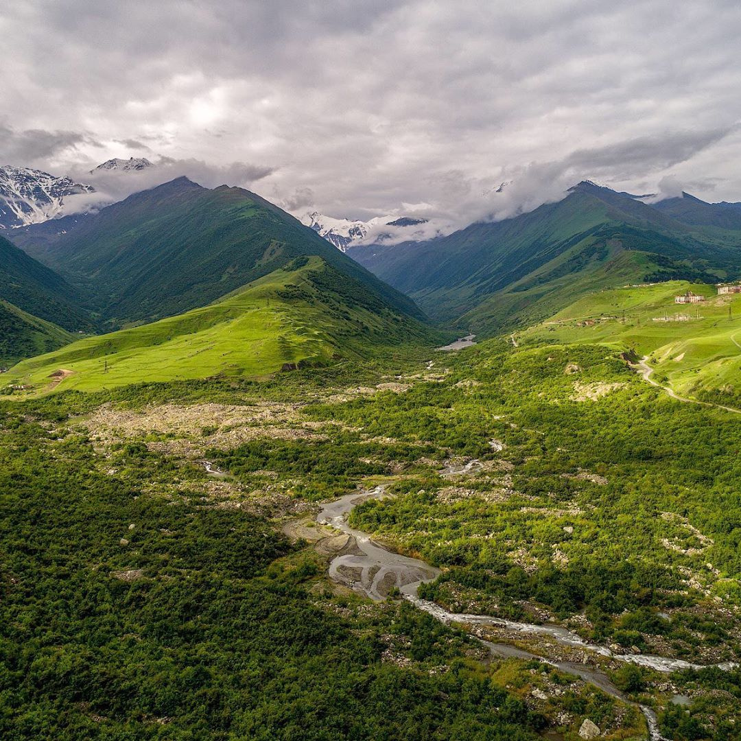 Кармадонском ущелье в Северной Осетии
