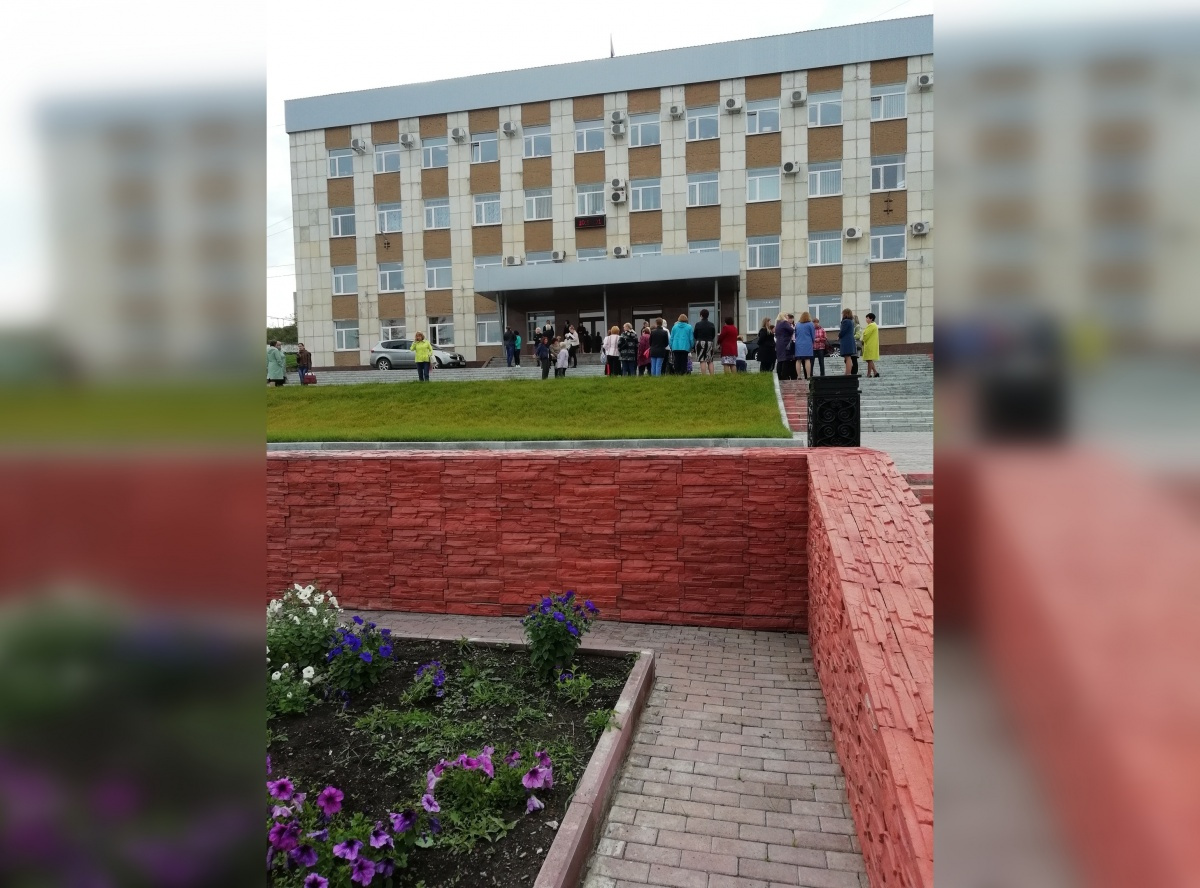 Работники администрации Катав-Ивановска в момент землетрясения обсуждали в местном ДК губернаторскую программу «Реальные дела».