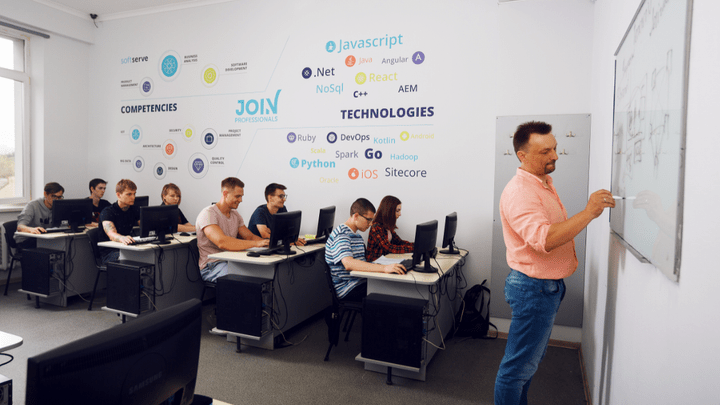 Новые возможности для успешного будущего: в Красноярске открылась компьютерная академия «ШАГ»