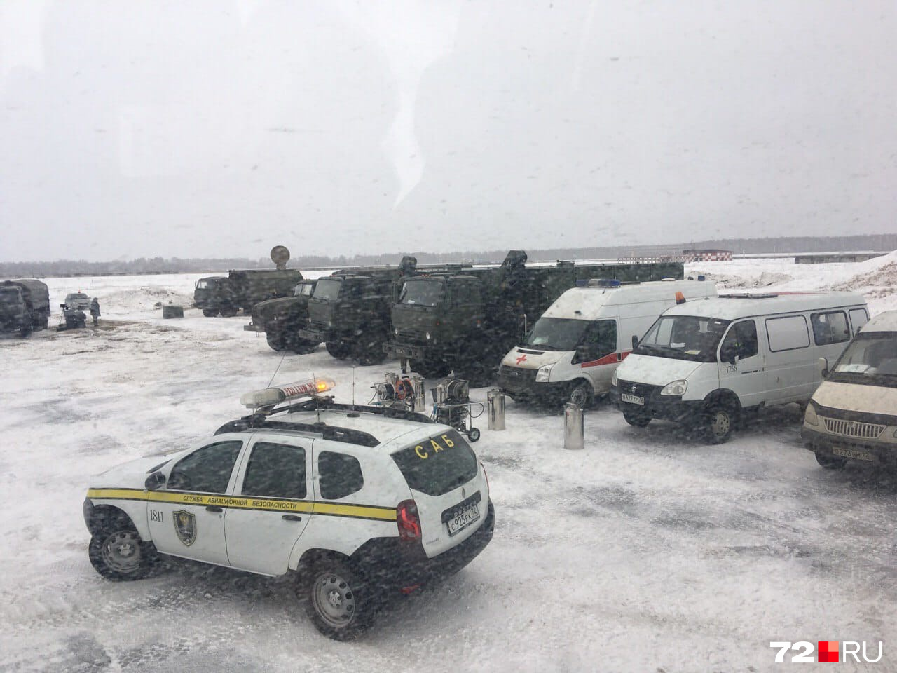 На военных грузовиках доставят багаж прибывших из Китая 
