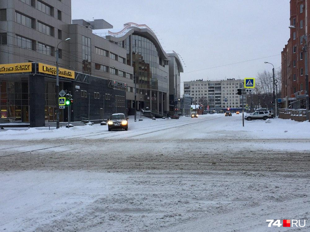 А вот улицы в стороне от центра остались без внимания подрядчиков А вот улицы в стороне от центра остались без внимания подрядчиков