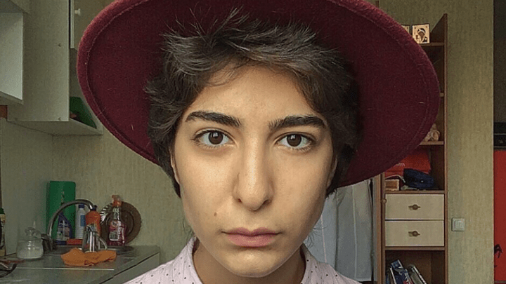 Похищенная мамой студентка с нетрадиционной ориентацией вернулась из Баку в Россию