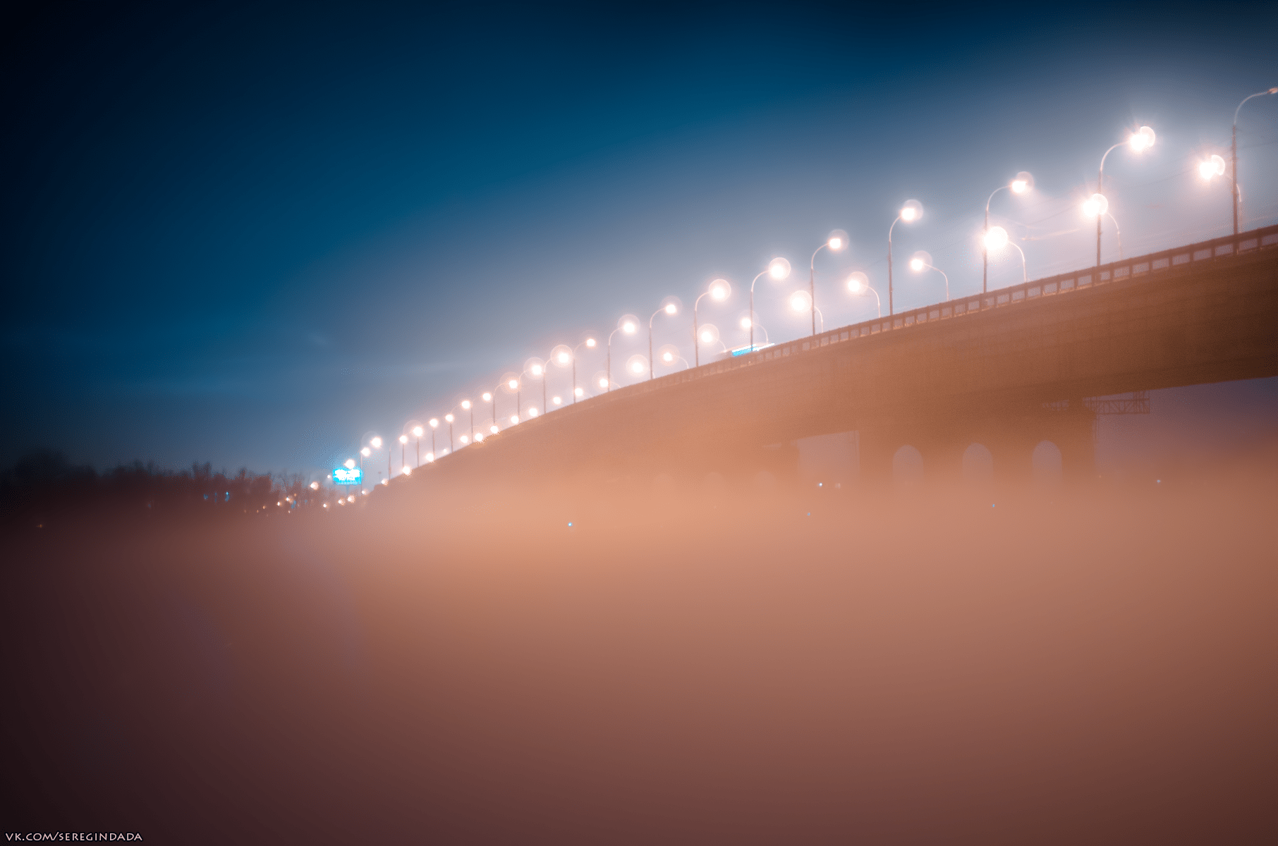 Ленинградский мост прекрасен в мистическом тумане