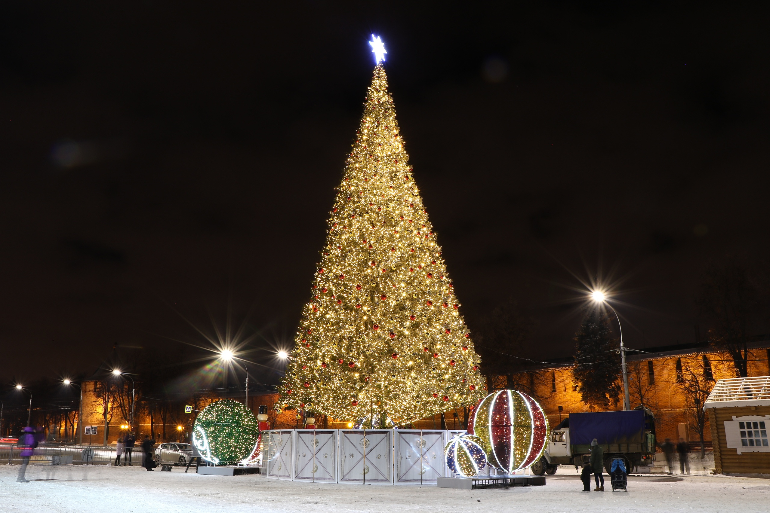 А это елка в Нижнем Новгороде