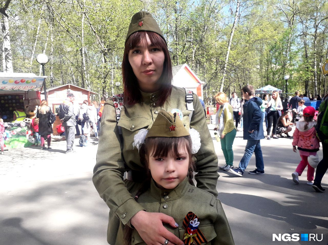 Как часто бывает с новыми веяньями, мода наряжать детей в имитацию военной формы вызвала дискуссии Как часто бывает с новыми веяньями, мода наряжать детей в имитацию военной формы вызвала дискуссии