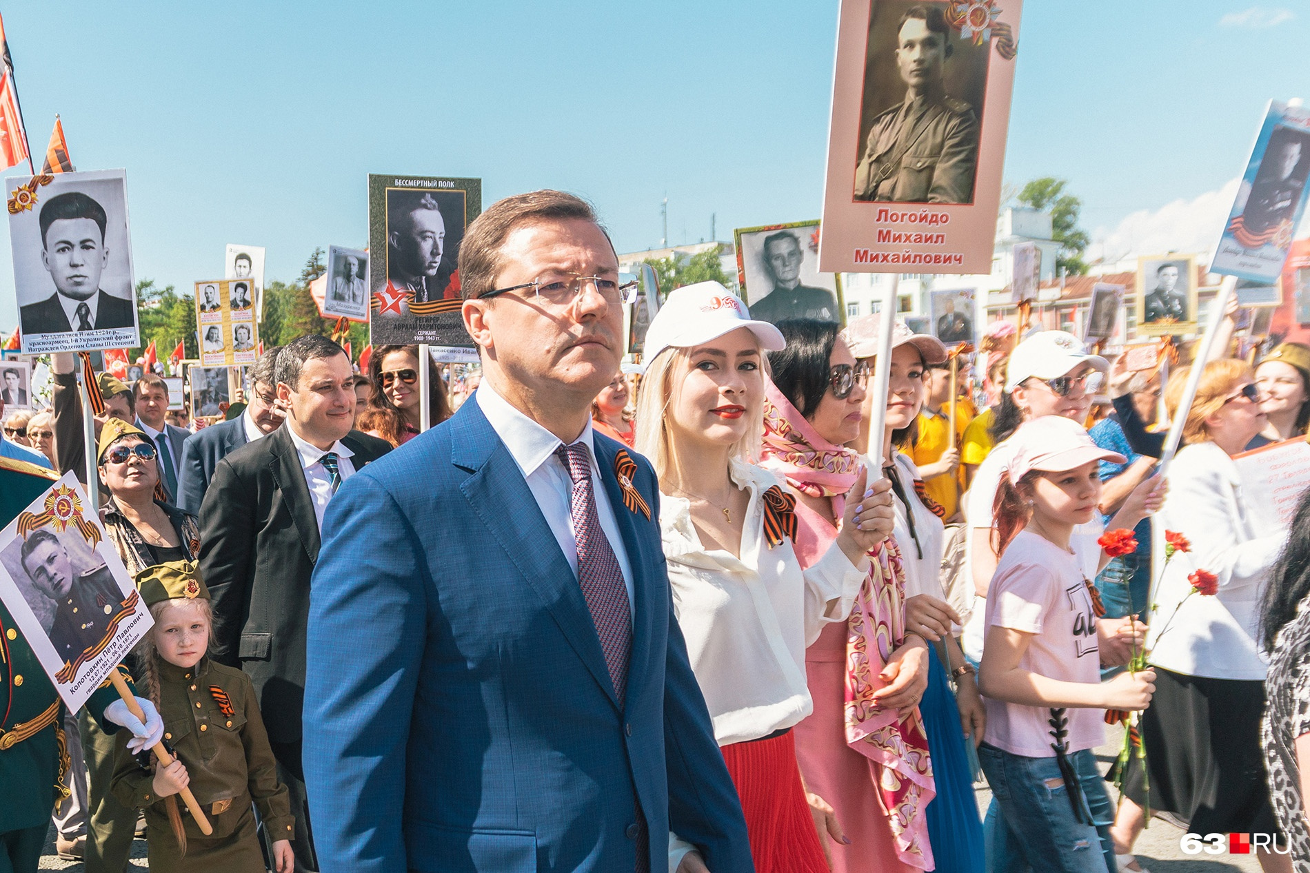 Биография азарова самара. Семья Азарова губернатора Самарской области. Дочь Дмитрия Азарова Самара. Эллина Азарова Самара. Жена Дмитрия Азарова Самара.