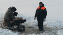 За один день новосибирские спасатели помогли трём рыбакам, замерзающим на льду