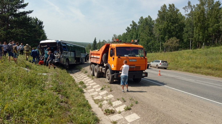 «Водитель зажатый»: подробности аварии с автобусом между Красноярском и Канском