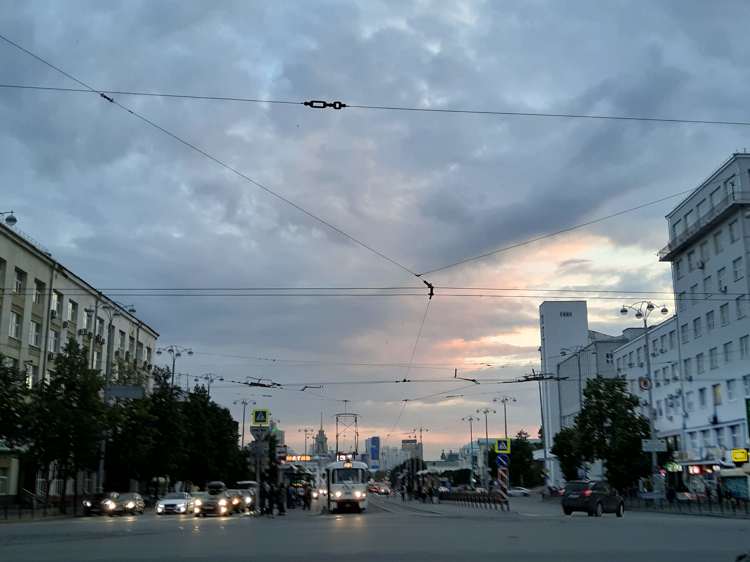 В Екатеринбурге есть и метро, и автобусы, и трамваи