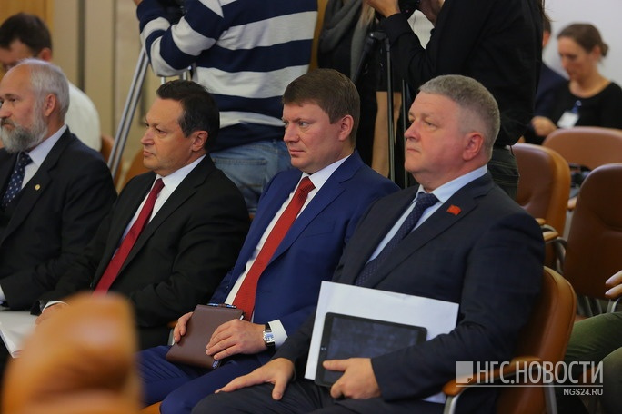 В итоге конкурсная комиссия решила, что мэр менее профессионален, чем его подчинённый — по итогам собеседования <a href="https://ngs24.ru/text/gorod/2017/10/11/51348051/" target="_blank" class="_">глава города оказался на третьем месте</a> В итоге конкурсная комиссия решила, что мэр менее профессионален, чем его подчинённый — по итогам собеседования <a href="https://ngs24.ru/text/gorod/2017/10/11/51348051/" target="_blank" class="_">глава города оказался на третьем месте</a>