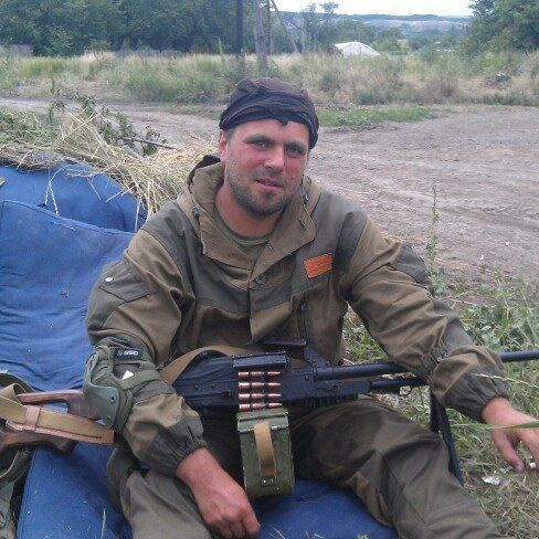 Артем Невьянцев на своей странице в социальной сети «ВКонтакте» часто публиковал фотографии в военной форме, с оружием. Предположительно, во время своей командировки в Донбассе  