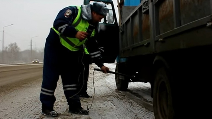 Уровень выхлопов автомобилей в Челябинске будут проверять независимо от погоды