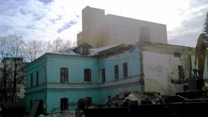 В Уфе снесли часть здания приходского училища