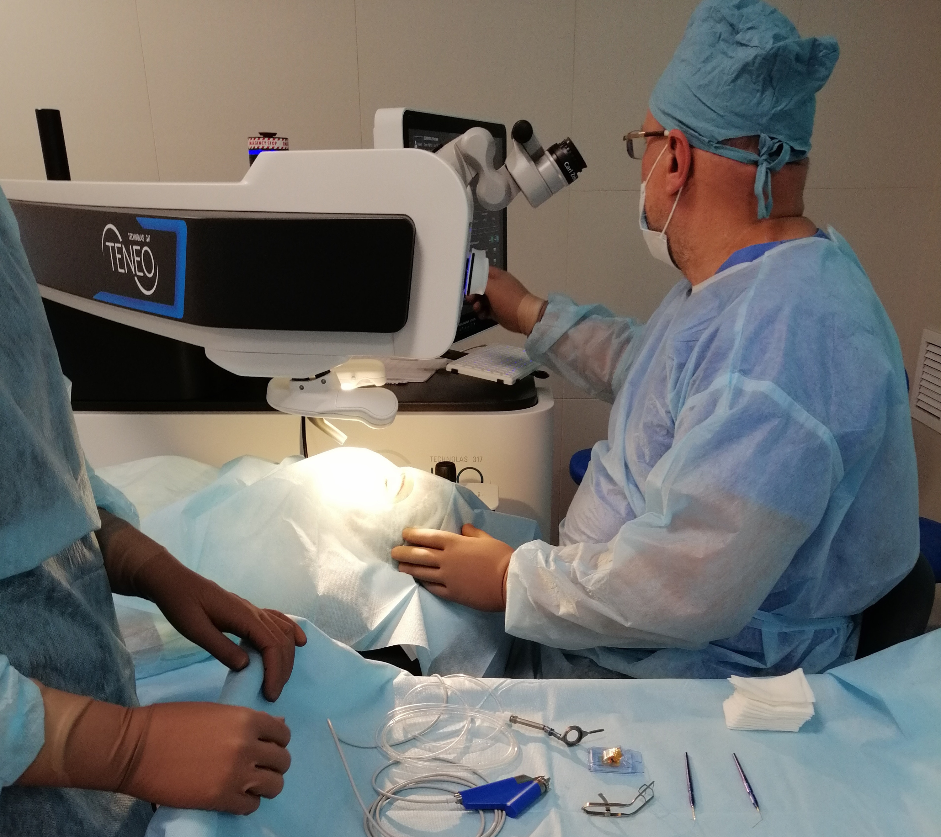 Какие есть операции на глаза. Лазерная коррекция зрения. Лазерная операция на глаза. Лазерная операция на зрение. Операция по лазерной коррекции.