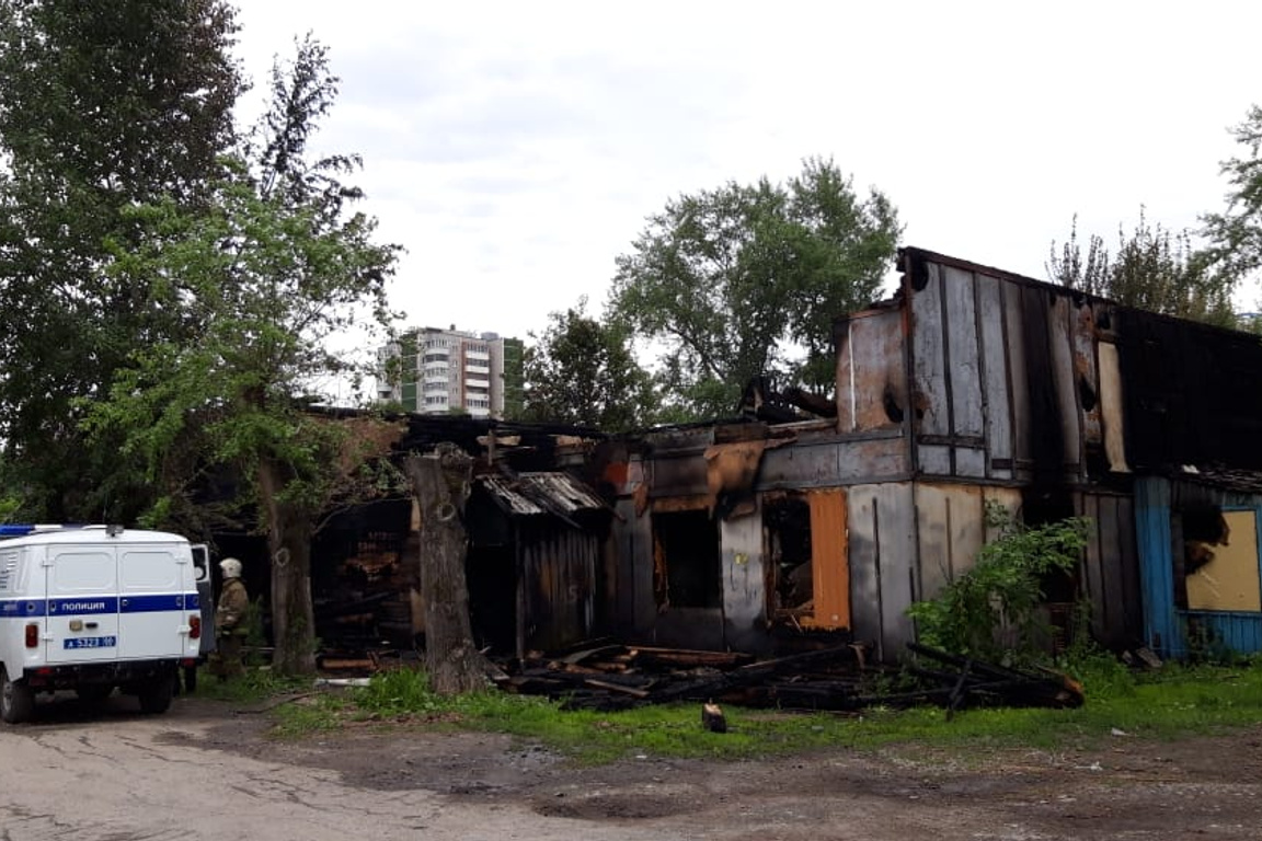 Бараки екатеринбурга. Бараки в Екатеринбурге. Барак деревянный Эльмаш. 8 Марта 204/5 Барак. Бараки на 8 марта Екатеринбург.