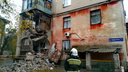 «У нас весь дом на стяжках»: на юге Волгограда обвалилась часть трехэтажного жилого дома