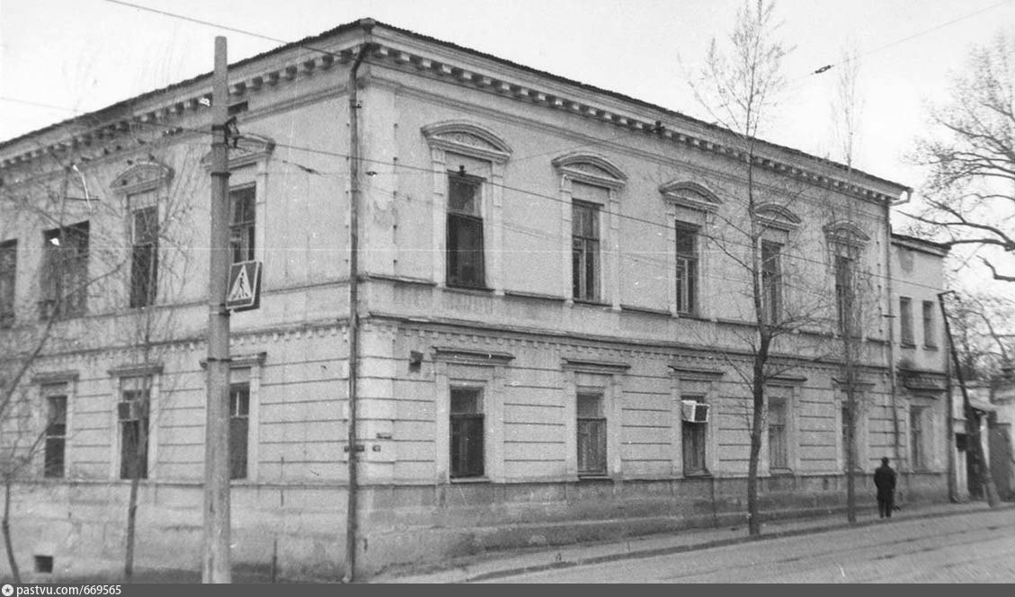 Дом Скараманга на углу Чехова и Станиславского