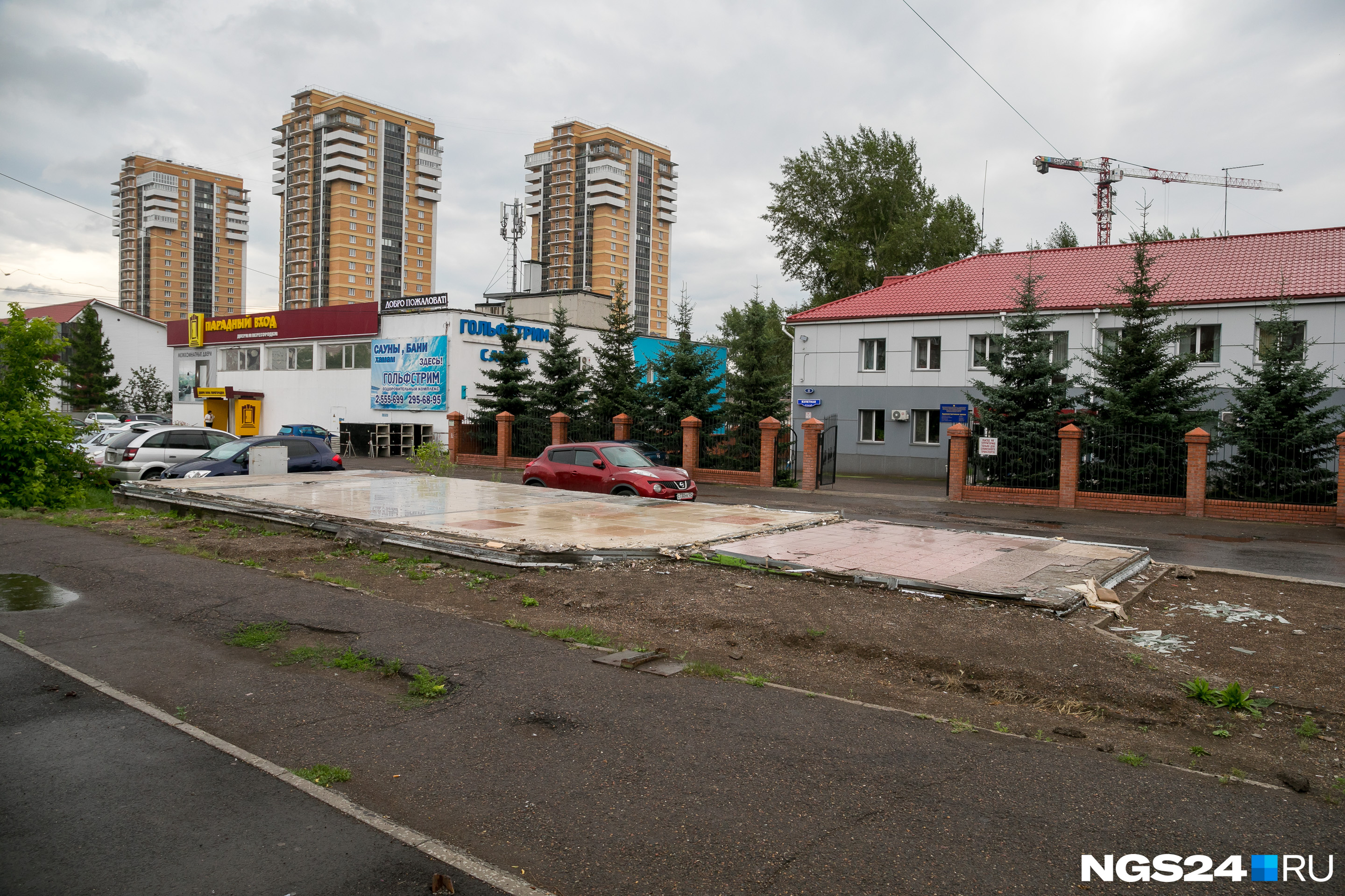 Павильоны в районе улицы Взлётной Павильоны в районе улицы Взлётной