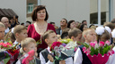 Слишком много букетов: десятки новосибирских учителей отказались от цветов на День знаний