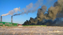 Чёрный дым до небес: на заводе под Новосибирском случился крупный пожар