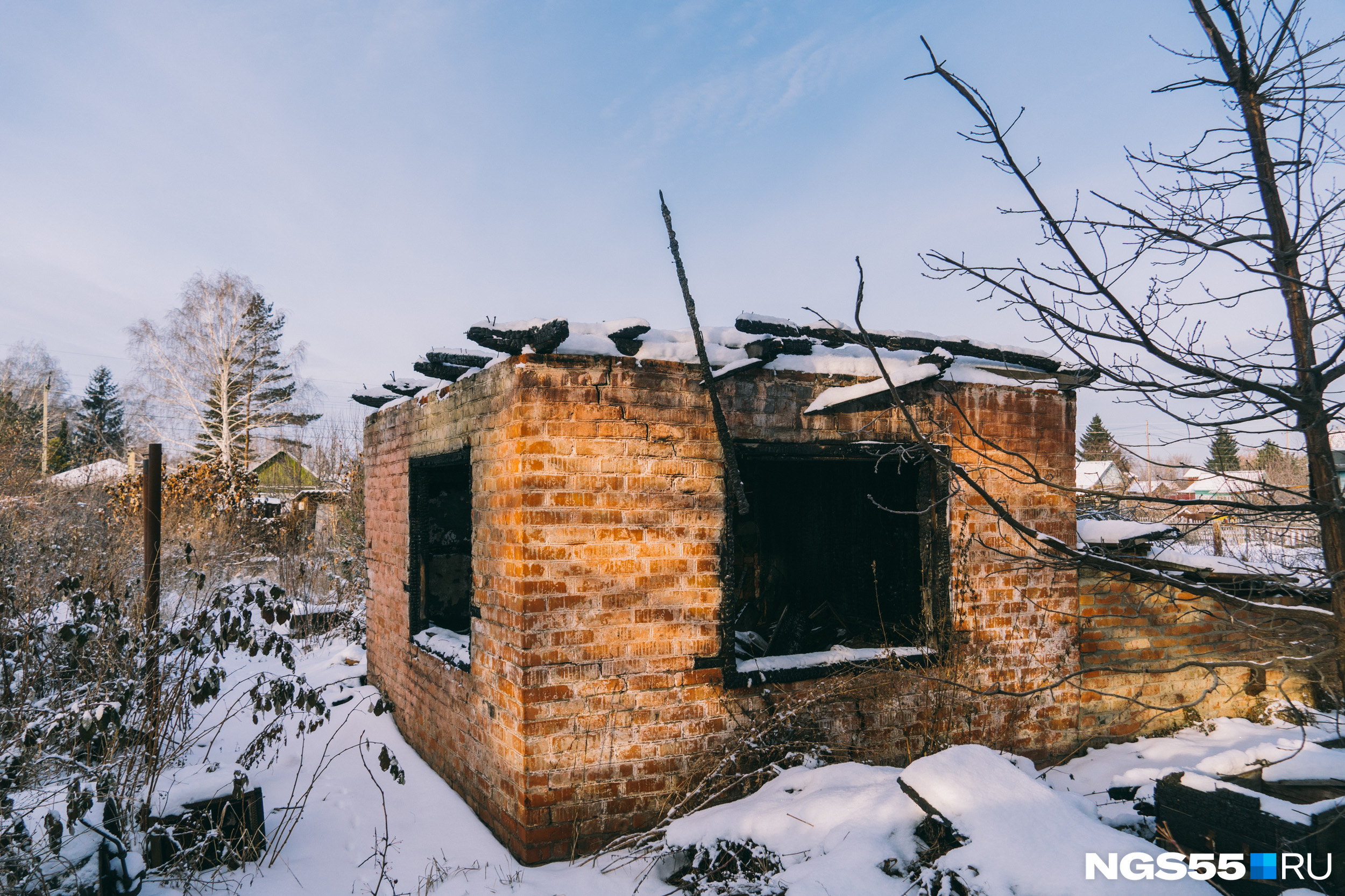 отключили электричество. отключение электричества дома фото. пожар в нефтяниках в омске. нет электричества омск сейчас. улица энергетиков омск.