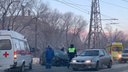 В салоне было 15 человек, троих увезли в больницы: в Челябинске столкнулись маршрутка и легковушка