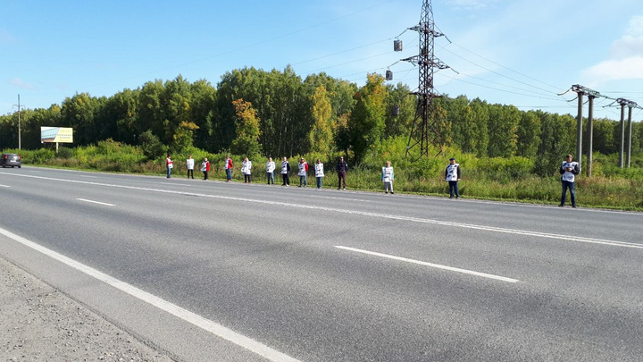 «Мы за перенос обхода»: жители Патрушева вышли на акцию против строительства дороги около их домов