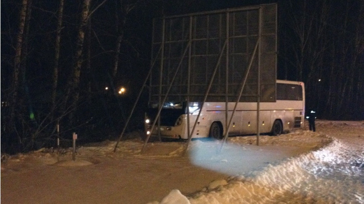 На трассе Уфа — Оренбург автобус насмерть сбил мужчину