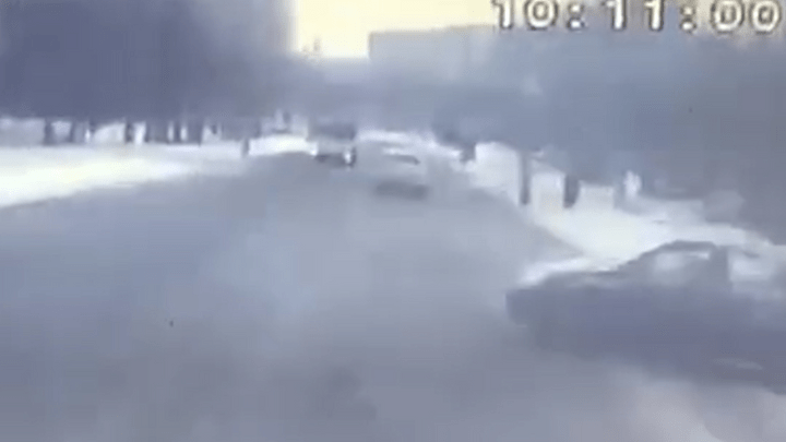 За секунду до аварии: первое видео страшного ДТП двух автобусов на Крупской