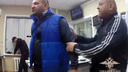 Пассажир пошёл под суд за пьяный дебош в аэропорту Толмачёво и оскорбление полиции