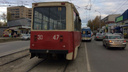 Трамвай и маршрутка не поделили дорогу в Калининском районе