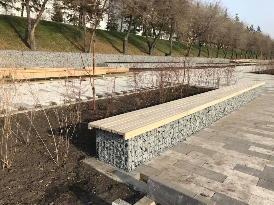 Подобные габионы можно увидеть в Европе Подобные габионы можно увидеть в Европе