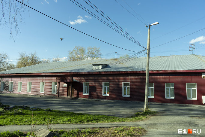 Челюскинцев 87. Челюскина, 87 фото. Продается автосервис. Рябикова 80 ульяновск фото. Челюскина 40 новокузнецк.