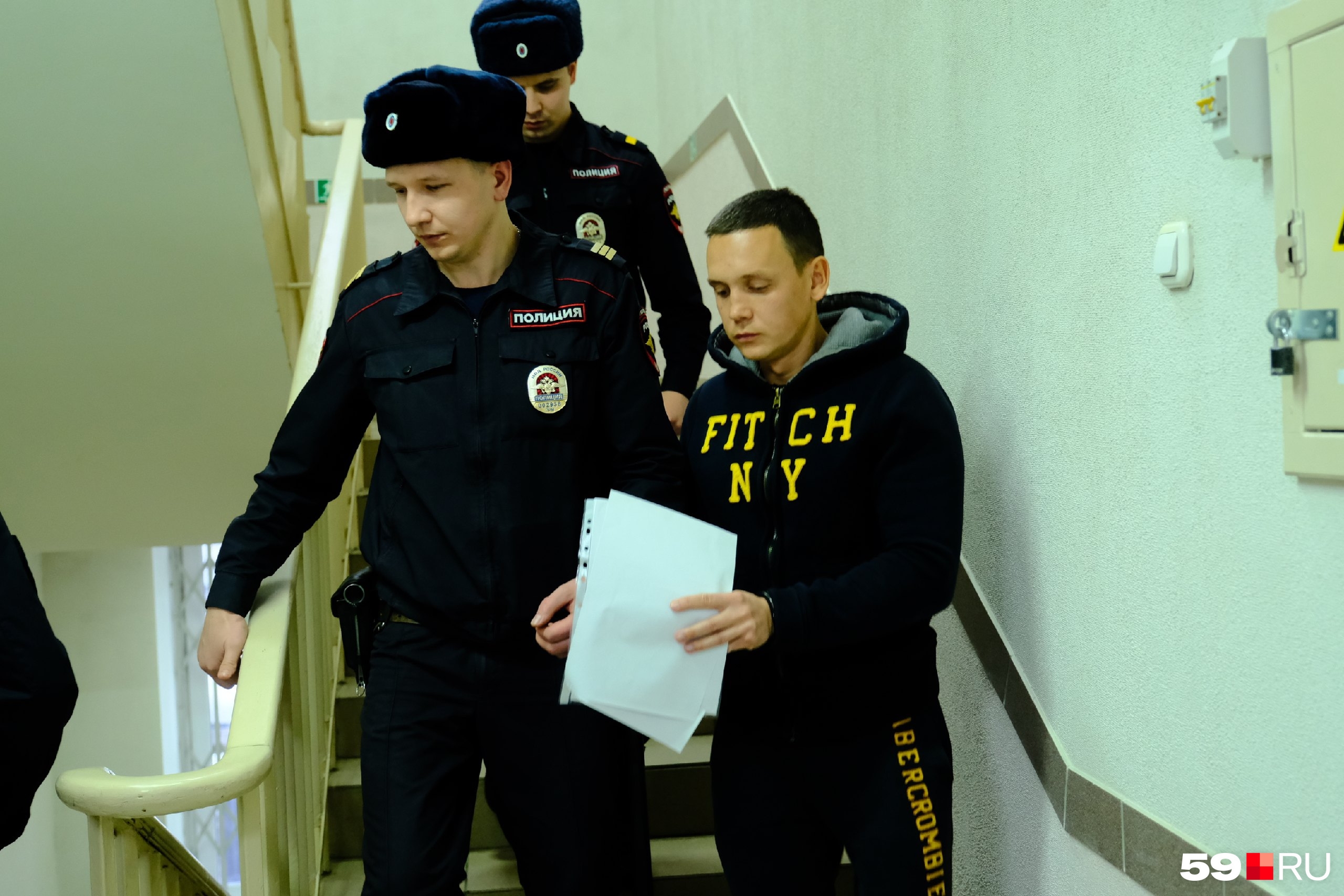 Сергея Щербакова вывели из суда на время перерыва
