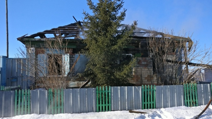 «Состояние крайне тяжёлое»: двое малышей попали в ожоговый центр Челябинска после пожара