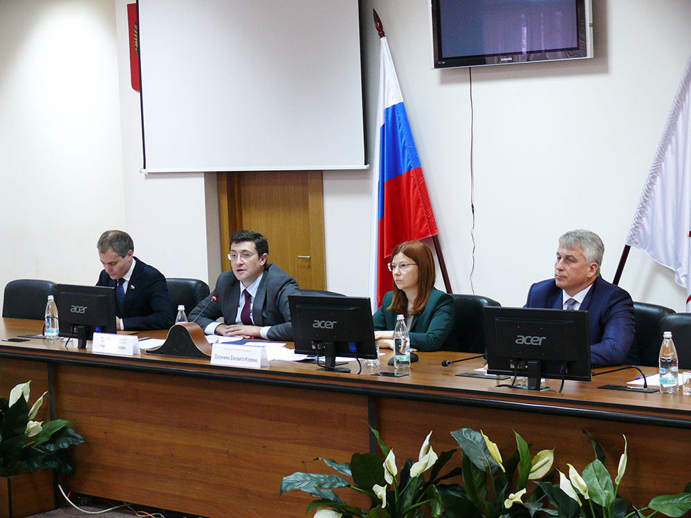 Слева направо: Владимир Панов, Глеб Никитин, Елизавета Солонченко, Сергей Белов