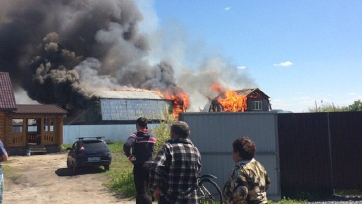 В СНТ «Русское поле» загорелись два дома