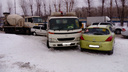 Бетономешалка собрала три автомобиля в аварии у «Горячих беляшиков» на Бердском шоссе
