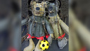 Эпатажный красноярский художник изобразил футболистов Кокорина и Мамаева в виде мишек за колючкой
