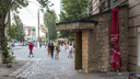 Разрешили не сносить: караоке-клубу узаконят пристройку к памятнику архитектуры на Аллее Героев