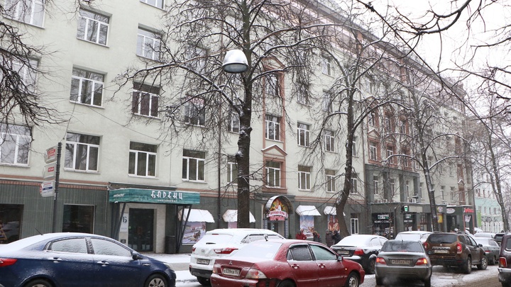 История одной улицы: гуляем по крохотной улице Костина