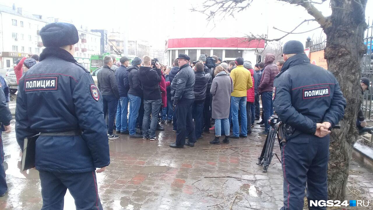 На месте ажиотаж На месте ажиотаж