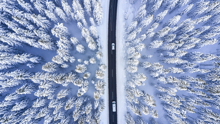 Снимок зимней дороги, сделанный уральским фотографом с квадрокоптера, попал на международный конкурс