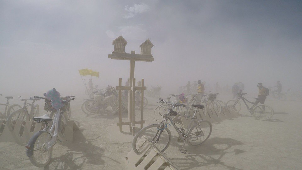 Песчаные бури — обратная сторона медали фестиваля