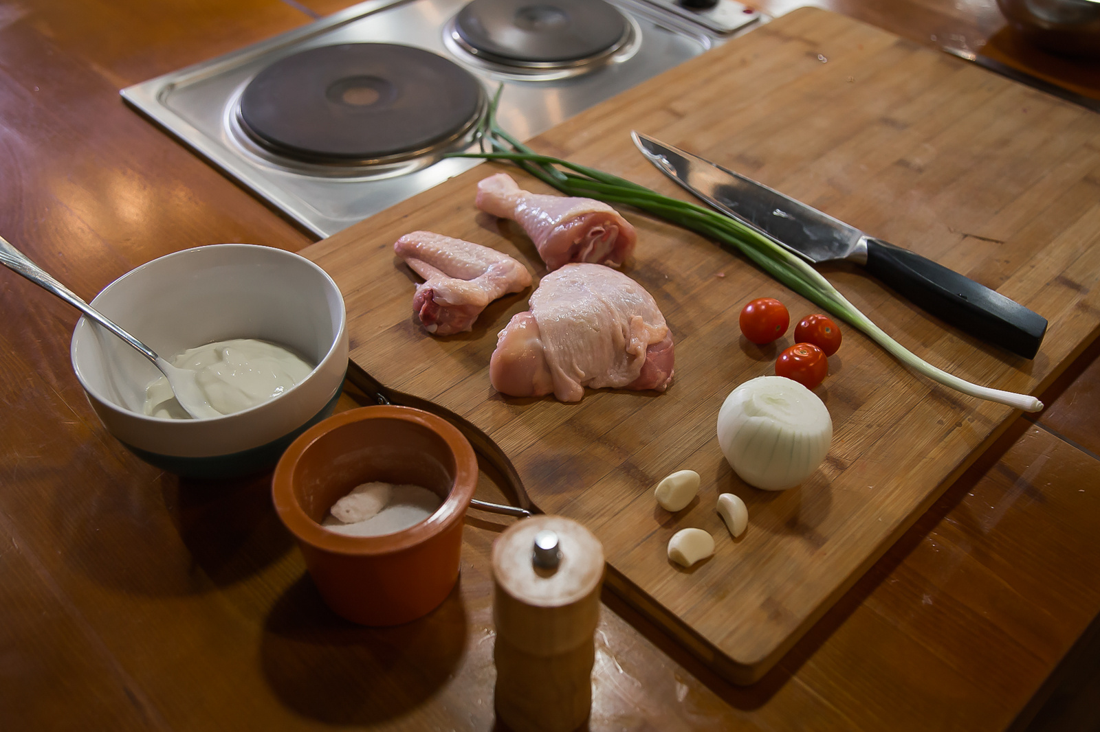 В маринад можно добавить минеральной воды, за счёт газов мясо станет мягче ещё быстрее В маринад можно добавить минеральной воды, за счёт газов мясо станет мягче ещё быстрее