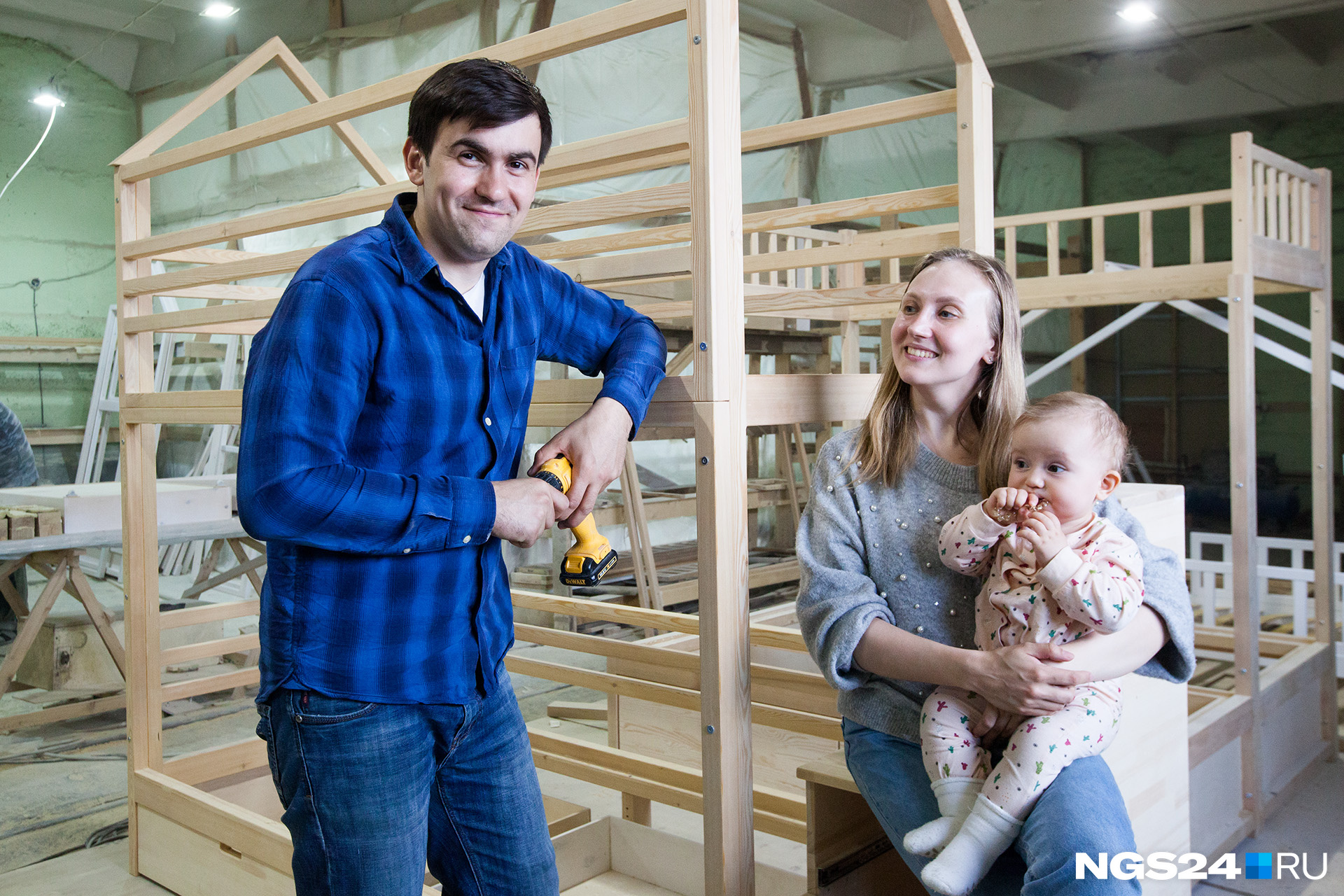 Супруги Коваленко надеются, что их кроватки станут настоящей семейной реликвией